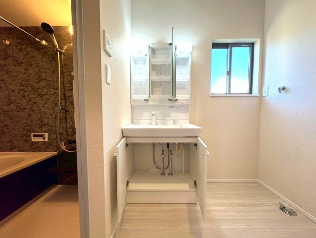 静岡市葵区瀬名六丁目１４期　新築戸建　全１棟のランドリースペース