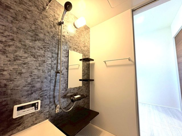 静岡市葵区瀬名六丁目１４期　新築戸建　全１棟の発電・温水設備