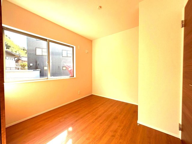 静岡市葵区瀬名六丁目１４期　新築戸建　全１棟の洋室