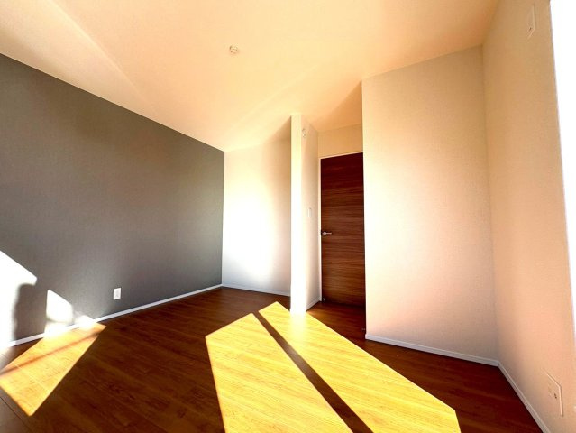 静岡市葵区瀬名六丁目１４期　新築戸建　全１棟の洋室