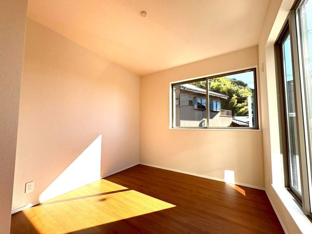 静岡市葵区瀬名六丁目１４期　新築戸建　全１棟の洋室