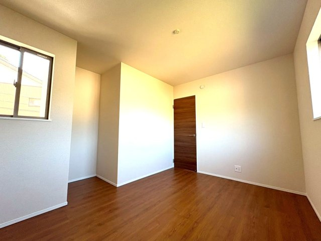 静岡市葵区瀬名六丁目１４期　新築戸建　全１棟の洋室