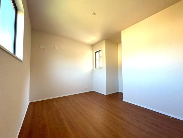 静岡市葵区瀬名六丁目１４期　新築戸建　全１棟の洋室