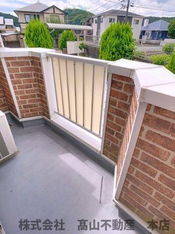 宗像市緑町のアパートのバルコニー