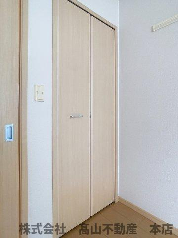 宗像市緑町のアパートの収納