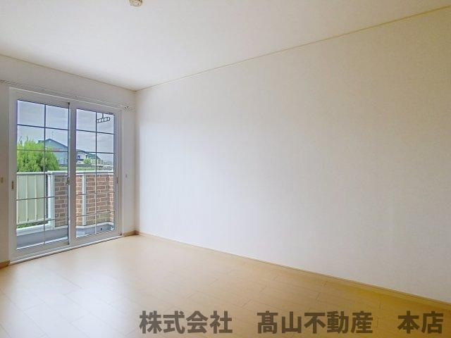 宗像市緑町のアパートの居間・リビング