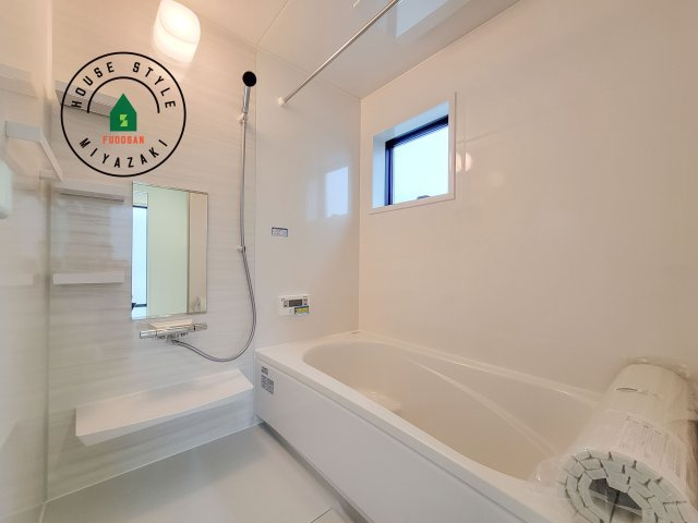 都城市金田町4(A号棟)の浴室|1日の疲れを癒してくれる広々バスルーム。雨の日のお洗濯にも大活躍な浴室乾燥機付です！