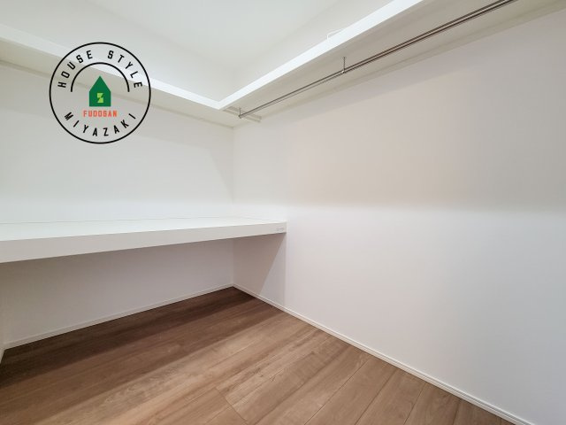 都城市金田町4(A号棟)の内観：施工例|洋服や大きな荷物が多い方や人数の多いご家族などは、一般的なクローゼットよりもウォークインクローゼットのほうが使い勝手が良いです。