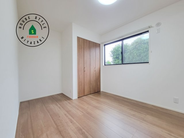 都城市金田町4(A号棟)の内観：施工例|穏やかな光が差し込む室内には、穏やかな時間が流れます。