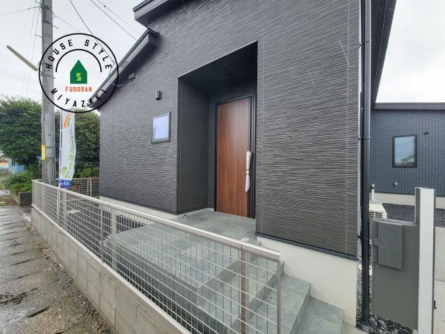 都城市金田町4(A号棟)の玄関|おでかけの時も帰った時も、「我が家」を最初に感じでもらえる素敵な空間に。