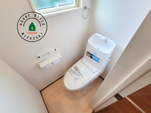 都城市太郎坊町(A号棟)のトイレ|温水洗浄便座を完備しております。