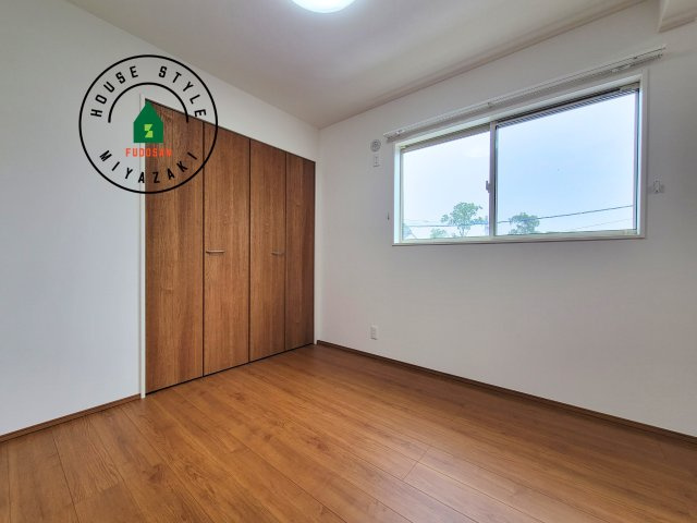 都城市太郎坊町(A号棟)の子供部屋|穏やかな光が差し込む室内には、穏やかな時間が流れます。