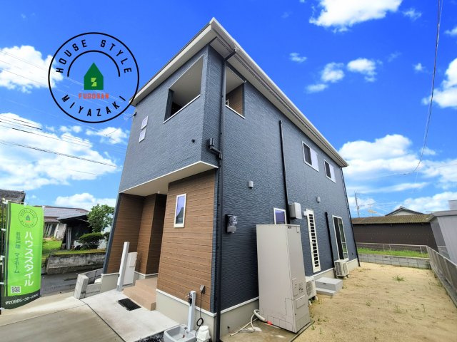 都城市太郎坊町(A号棟)の外観|デザイン性のある外観です。