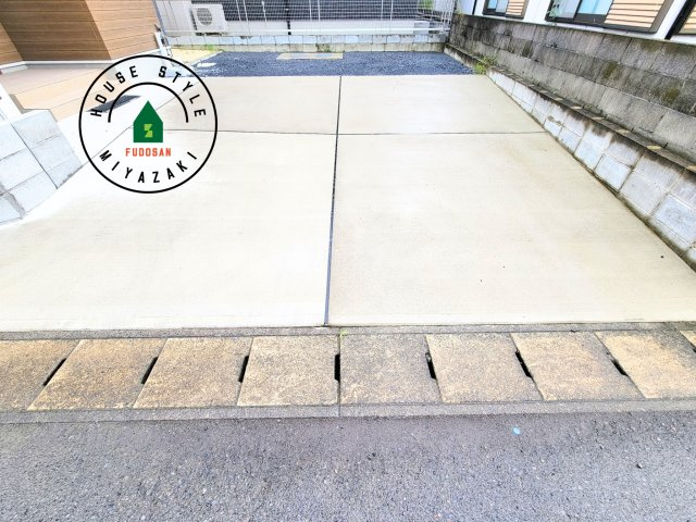 都城市太郎坊町(A号棟)の駐車場|駐車場になります。