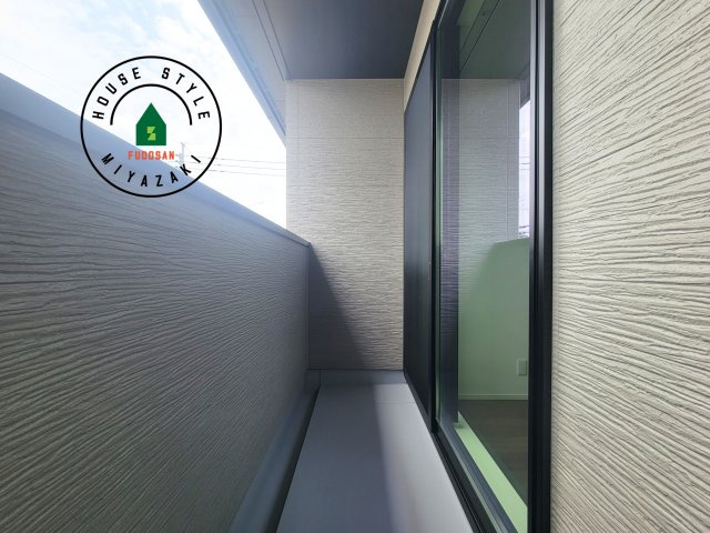 宮崎市大塚町西ノ後(B号棟)のバルコニー|温かい太陽を感じる事ができます。