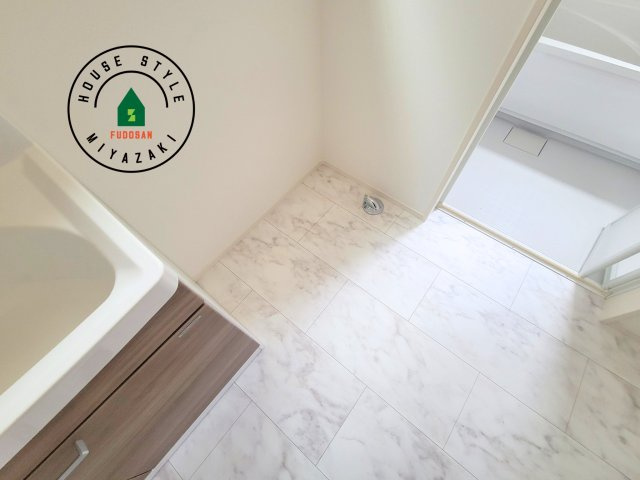 宮崎市大塚町西ノ後(B号棟)のランドリースペース|ランドリースペースとなります。広々して有効的にご使用できます。 