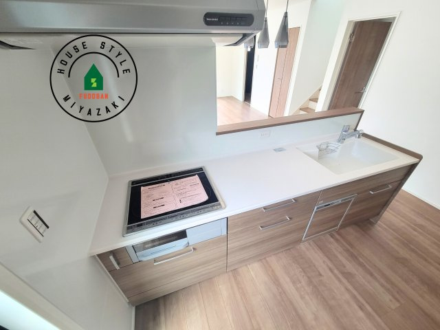 宮崎市大塚町西ノ後(B号棟)のキッチン|ご家族を近くに感じられる対面キッチンのLDK。会話もはずみそうですね。