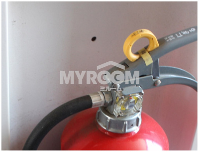 【その他共用部分】 | サンキャノーラ野方 | 消火器（同一仕様写真）