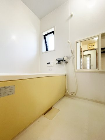 シャーメゾン大原の浴室