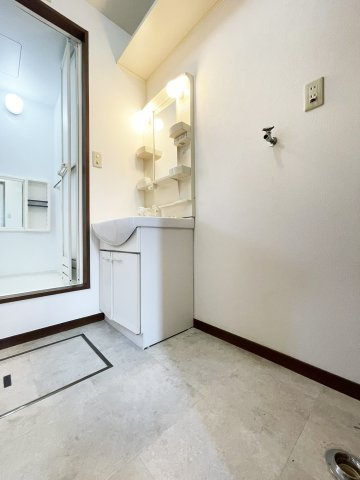 シャーメゾン大原　A棟の居間・リビング