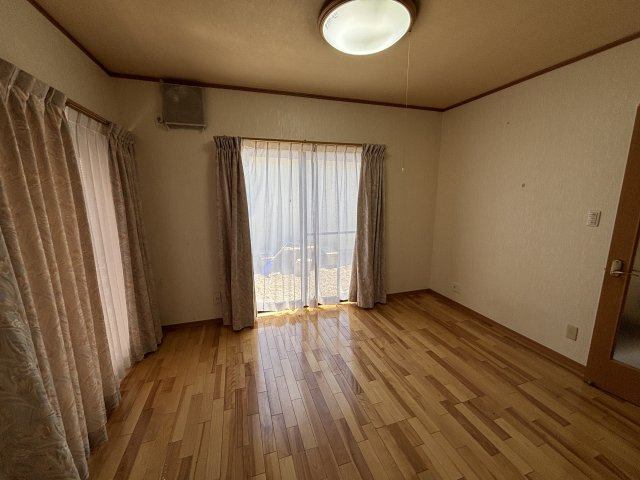 千旦林戸建て・倉庫付き