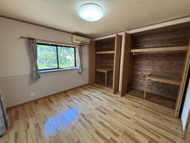 千旦林戸建て・倉庫付き