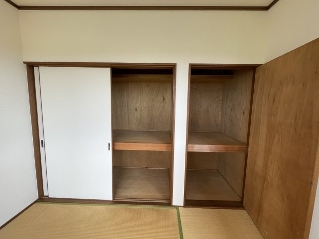 牛込貸家の収納