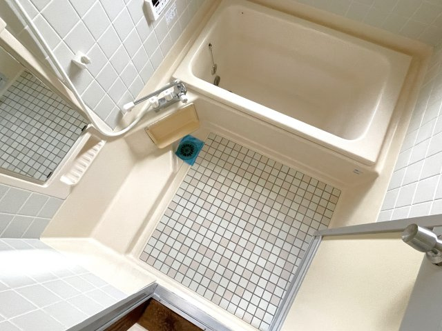 牛込貸家の浴室