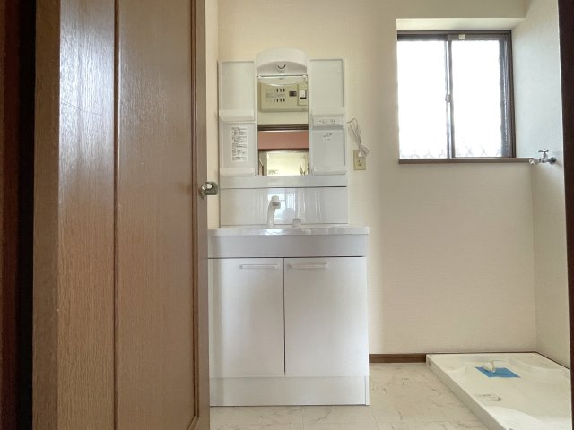 牛込貸家の独立洗面台