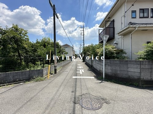 【前面道路含む現地写真】 | 【仲介手数料０円】相模原市南区御園4丁目　中古一戸建て | 相模原市南区御園4丁目　中古一戸建て