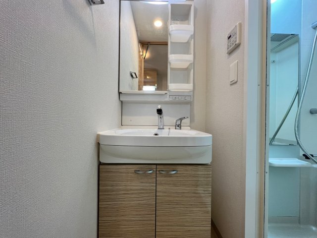プライムアーバン御堂筋本町の独立洗面台
