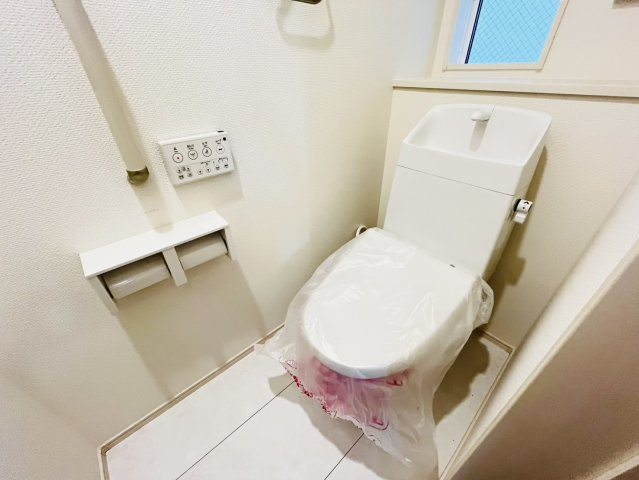 知多市八幡汐海道20番1『仲介手数料無料』新築戸建てのトイレ