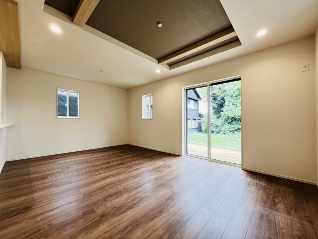 知多市八幡汐海道20番1『仲介手数料無料』新築戸建ての居間・リビング