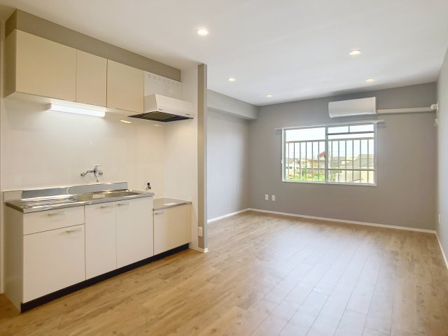 グリーンハイツ楊子の居間・リビング|こちらのリビングで趣味の時間をお楽しみください