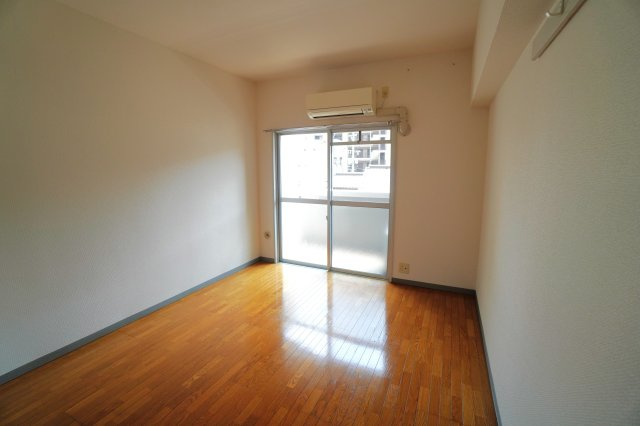 第３コーポ倉本の居間・リビング