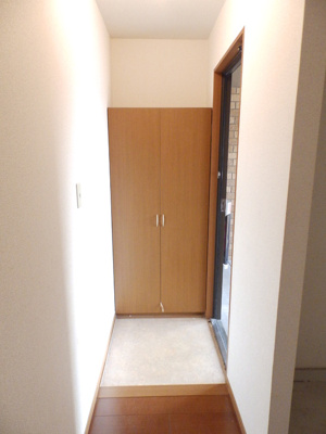 【玄関】 | ディアコートB棟 | シンプルで使いやすい玄関です