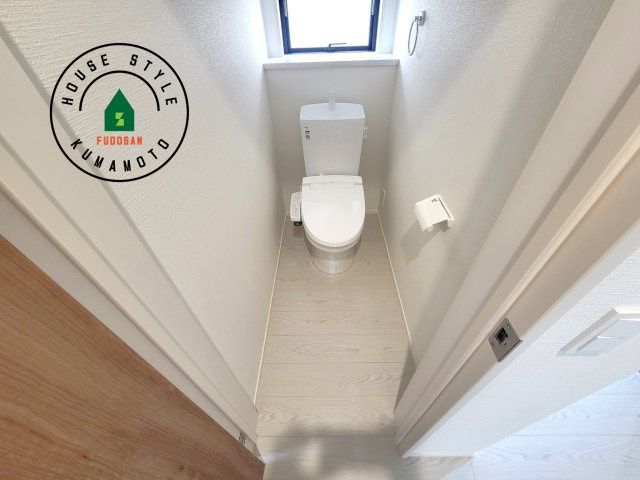 熊本市東区保田窪3丁目第1-2棟（19号棟）　のトイレ|温水洗浄便座を完備しております。2ヶ所にトイレがあるのは朝の慌ただしい時間も安心です。