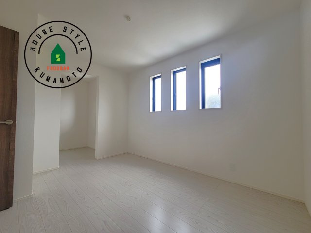 熊本市東区保田窪3丁目第1-2棟（19号棟）　の洋室|柔らかい陽光が差し込む明るいお部屋を演出する設計。彩光の取れる窓が気持ちの良いお部屋を創り上げます。