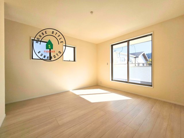 熊本市西区横手5丁目第2-3棟(3号棟)の寝室|主寝室には収納力に優れたクローゼットがありますので、お部屋もすっきり片付きます。