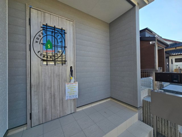 熊本市西区横手5丁目第2-3棟(3号棟)の玄関|おでかけの時も帰った時も、「我が家」を最初に感じでもらえる素敵な空間に。