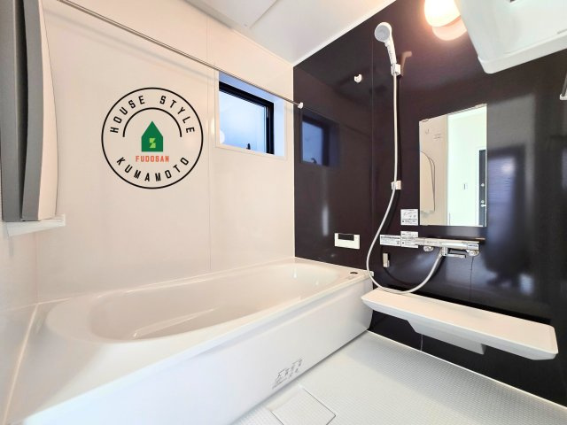 熊本市西区横手5丁目第2-3棟(2号棟)の浴室|1日の疲れを癒してくれる広々バスルーム。雨の日のお洗濯にも大活躍な浴室乾燥機付です！