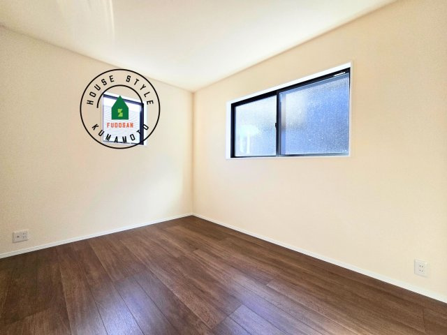 熊本市西区横手5丁目第2-3棟(2号棟)の洋室|採光良好な洋室は全居室、複層ガラスの遮熱効果と断熱効果で、一年中快適に過ごせます。