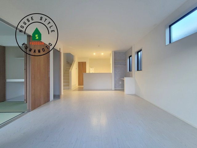 合志市合生第2-2棟（1号棟）　の居間・リビング|多くの時間を過すことになるリビングだからこそ、いつも穏やかな空間・解放感が味わえ毎日が充実します。