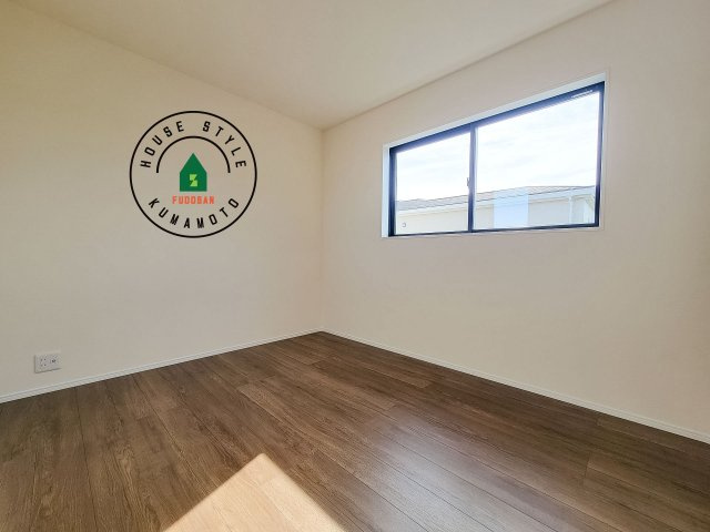 熊本市東区長嶺西2丁目第2-5棟（2号棟）の洋室|採光良好な洋室は全居室、複層ガラスの遮熱効果と断熱効果で、一年中快適に過ごせます。