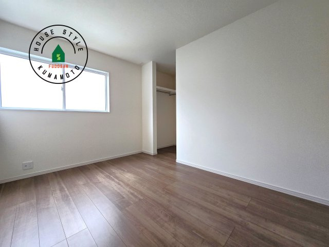 宇城市松橋町松橋第1-2棟（1号棟）の内観：施工例|採光良好な洋室は全居室、複層ガラスの遮熱効果と断熱効果で、一年中快適に過ごせます。