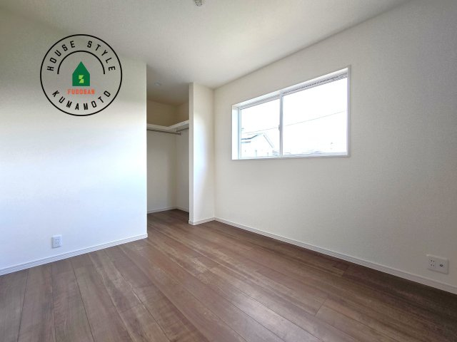 宇城市松橋町松橋第1-2棟（1号棟）の内観：施工例|採光良好な洋室は全居室、複層ガラスの遮熱効果と断熱効果で、一年中快適に過ごせます。