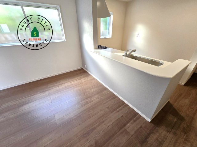 宇城市松橋町松橋第1-2棟（1号棟）の内観：施工例|会話が弾む場所として居心地の良いリビングです。