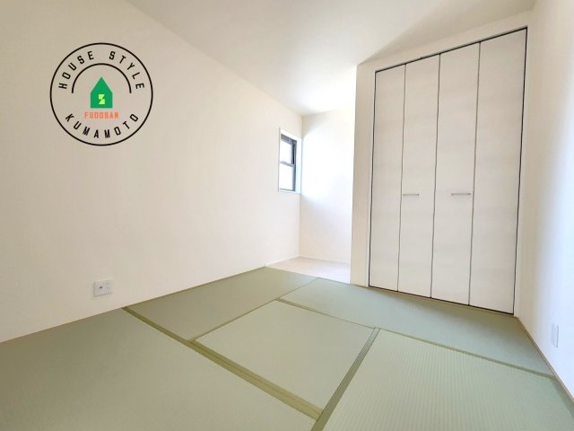 熊本市北区龍田7丁目第4-5棟（4号棟）の和室|和室を上手に活用すると暮らし方の幅が広がります。例えば普段は開け放して、子供の小さいうちはお昼寝や遊びのスペースに。畳はソフトなので転んでもケガをしにくく安心です