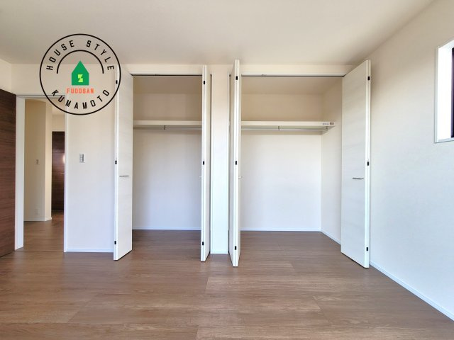 熊本市北区龍田7丁目第4-5棟（3号棟）の収納|洋服や大きな荷物が多い方や人数の多いご家族などは、一般的なクローゼットよりもウォークインクローゼットのほうが使い勝手が良いです。