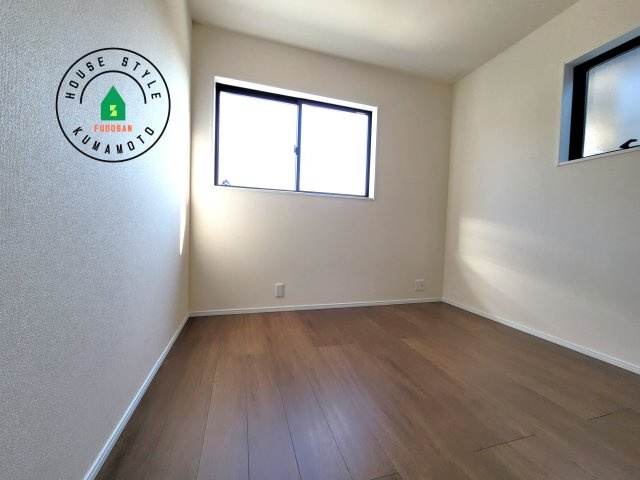 熊本市北区龍田7丁目第4-5棟（3号棟）の子供部屋|採光良好な洋室は全居室、複層ガラスの遮熱効果と断熱効果で、一年中快適に過ごせます。